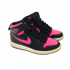Nike Air Jordan 1 Black Hyper Pink